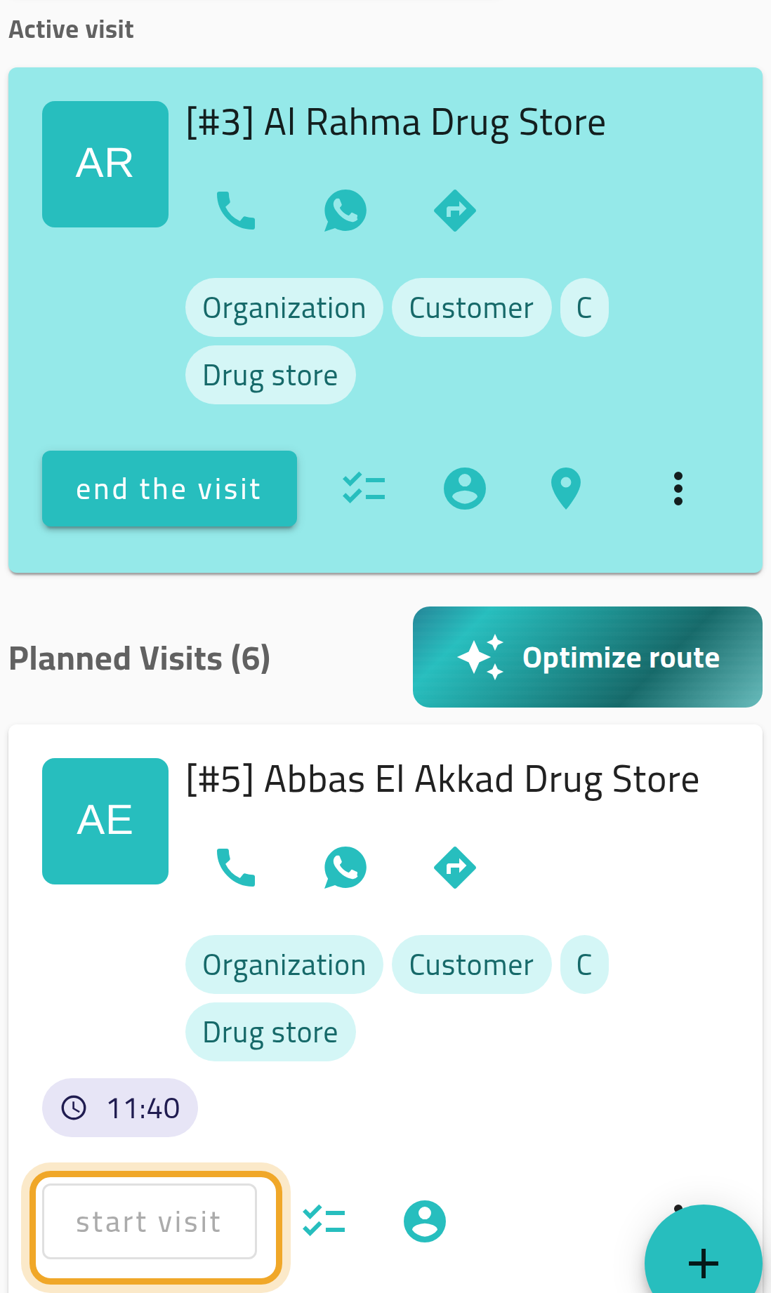 Your agenda with an active visit at the top (with its “end the visit” button) and, below it, the next planned customer’s greyed-out “start visit” button highlighted.